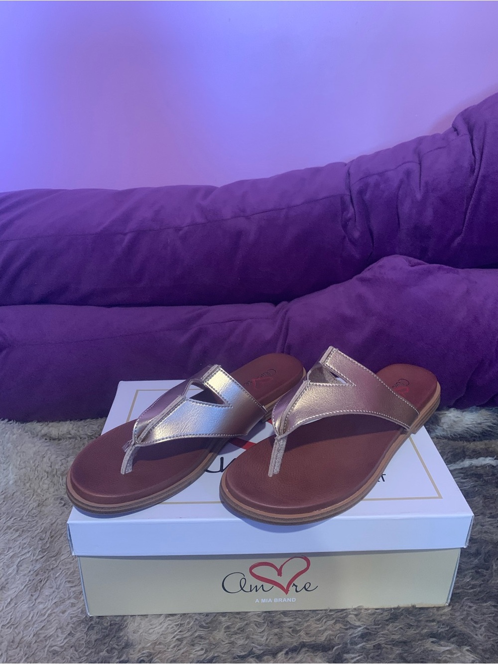 Women’s Amore Metallic Rose Gold Thong Earrings Sandals
